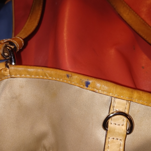 Coach Leather Pocketbook with 2 Side Pockets - Picture 11 of 11